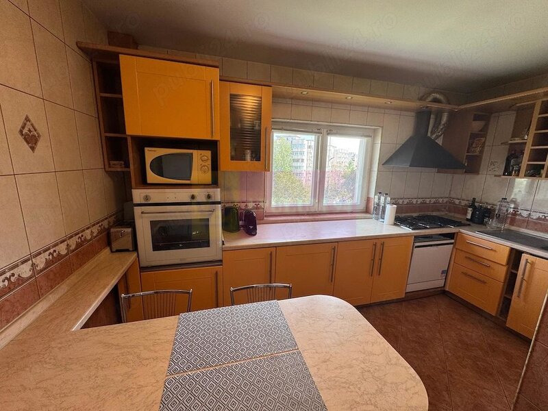 Vanzare apartament 3 camere Nerva Traian -adiacent